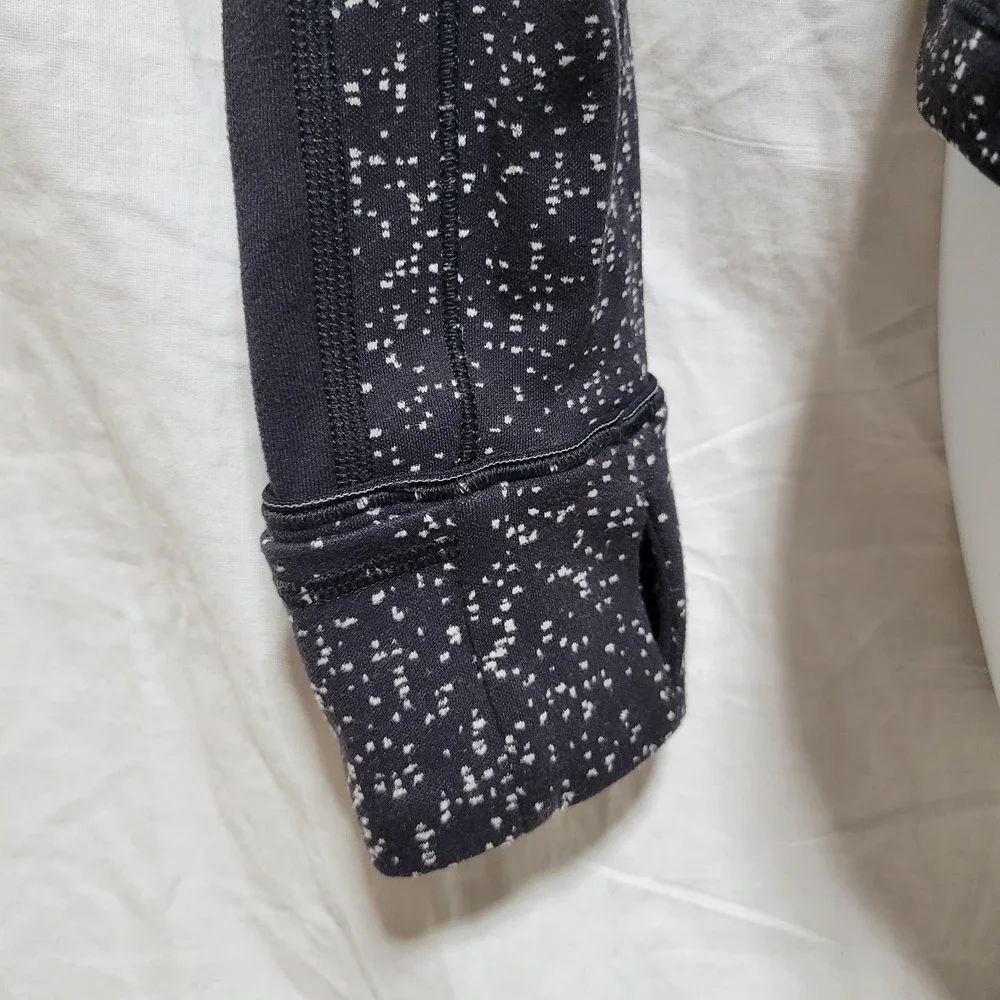 Lululemon Women Run Briskly Size 6 Pique Black White 1/2 Zip Activewear Top - Picture 3 of 8